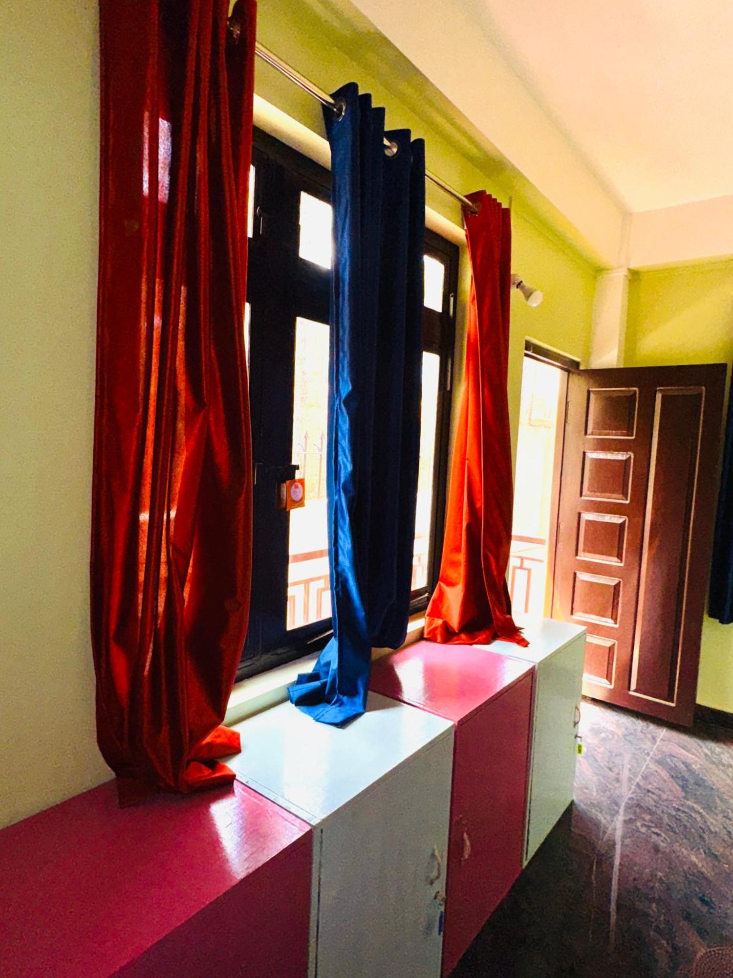 Xtsy Travellers Hostel Σιλόνγκ Εξωτερικό φωτογραφία