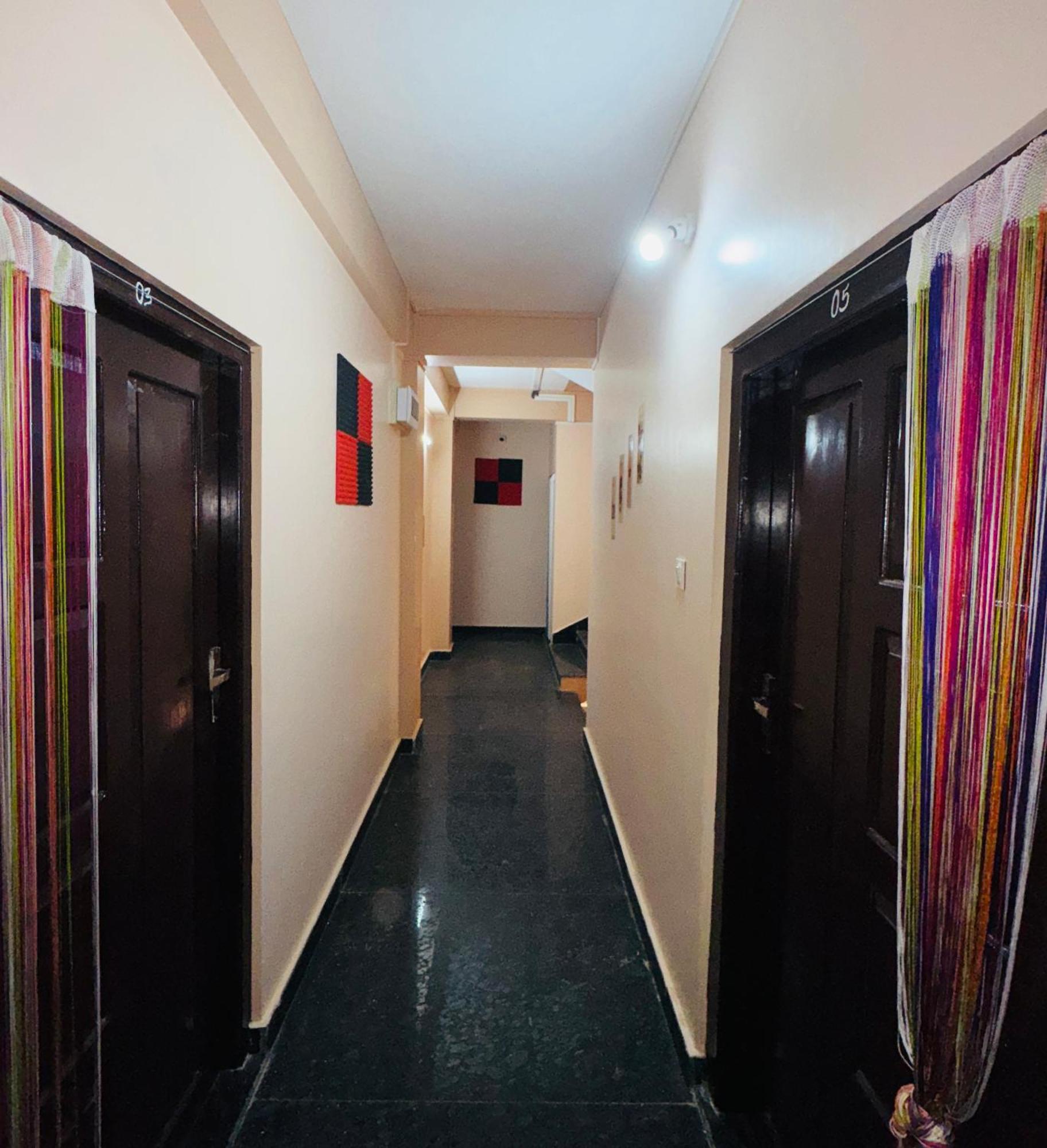 Xtsy Travellers Hostel Σιλόνγκ Εξωτερικό φωτογραφία